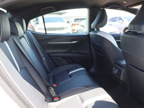 Used 2025 Toyota Camry SE FWD image 12