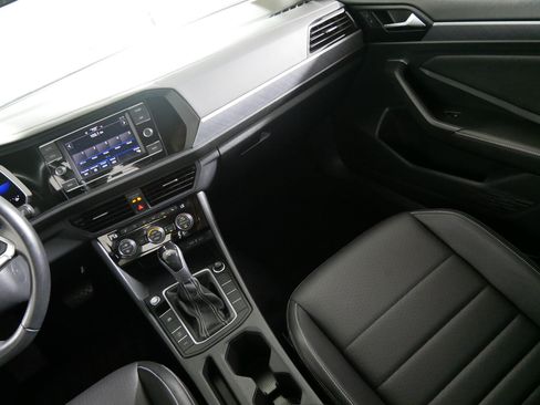 Used 2024 Volkswagen Jetta SE FWD image 11