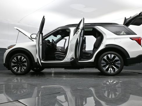 New 2026 Ford Explorer Platinum w/ LUX Leather Package image 35