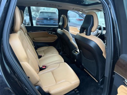 Used 2016 Volvo XC90 T6 Momentum w/ Momentum Plus Package image 26