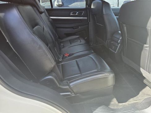 Used 2018 Ford Explorer XLT w/ Equipment Group 202A image 12