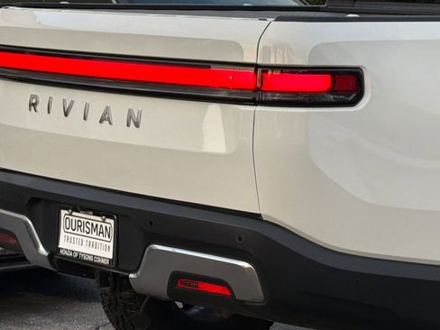 Used 2022 Rivian R1T Adventure image 8