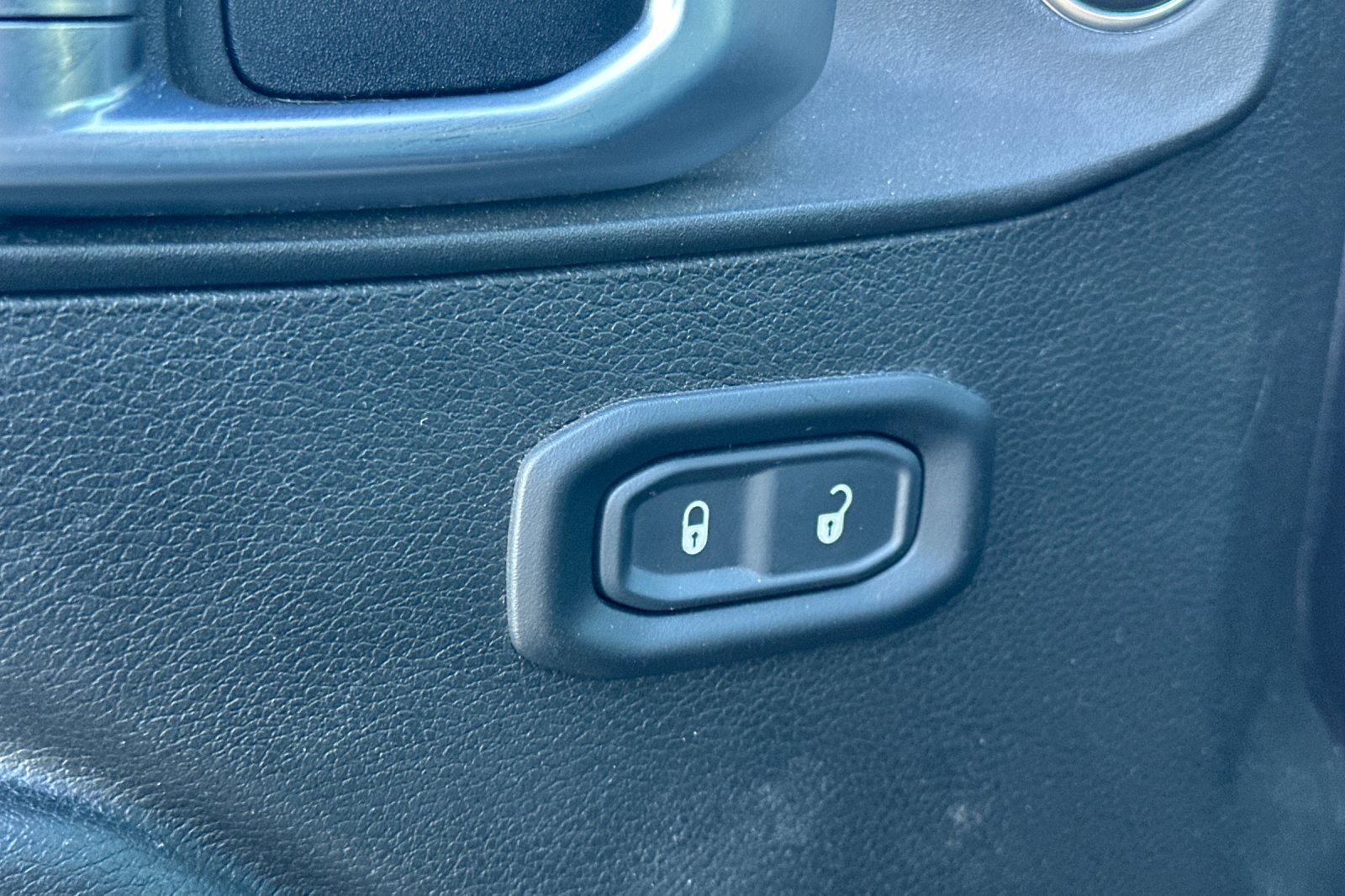 Used 2021 Jeep Wrangler Unlimited Sport AWD/4WD image 12