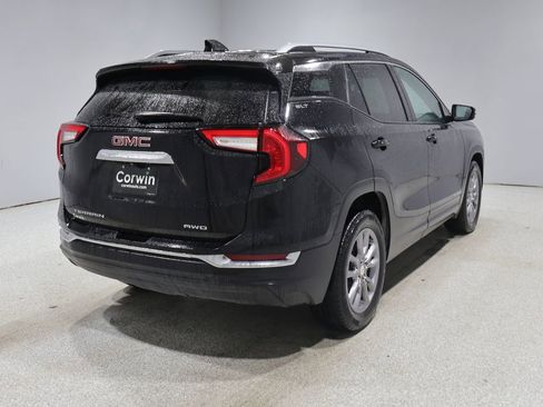 Used 2024 GMC Terrain SLT AWD/4WD image 2