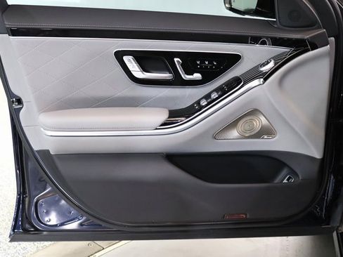 Used 2023 Mercedes-Benz S 580 4MATIC Sedan image 16