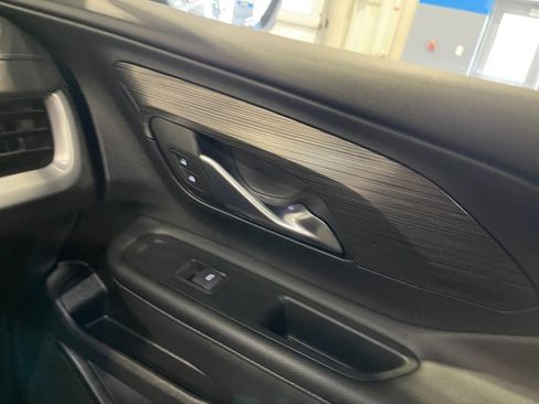 Used 2024 GMC Terrain SLE image 21