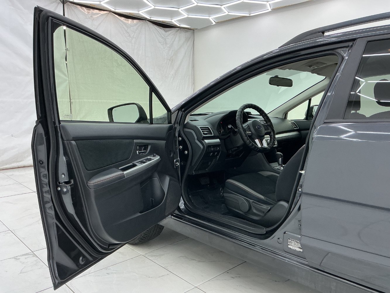 Used 2017 Subaru Crosstrek 2.0i Premium AWD/4WD image 16