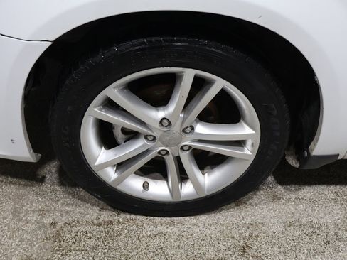 Used 2011 Dodge Avenger Heat image 13