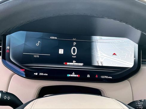 Used 2024 Land Rover Range Rover SE image 24