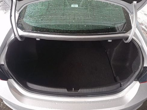 Used 2021 Chevrolet Malibu LT image 32