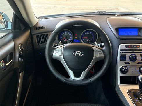 Used 2010 Hyundai Genesis 2.0T RWD image 12