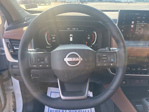 Used 2026 Nissan Rogue Platinum w/ Platinum Premium Package image 10