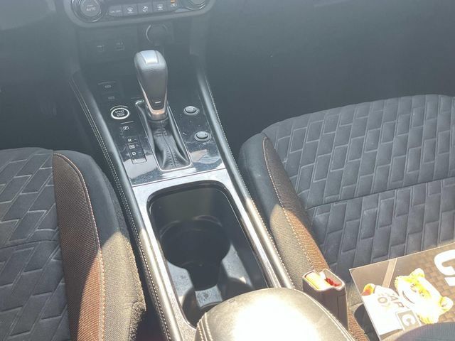Used 2022 Nissan Kicks SR FWD image 16