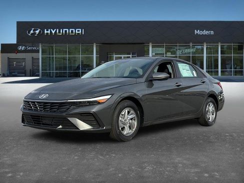 New 2026 Hyundai Elantra SE image 1
