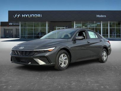 New 2026 Hyundai Elantra SE