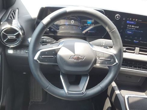 Used 2025 Chevrolet Equinox LT w/ Midnight Edition AWD/4WD image 12