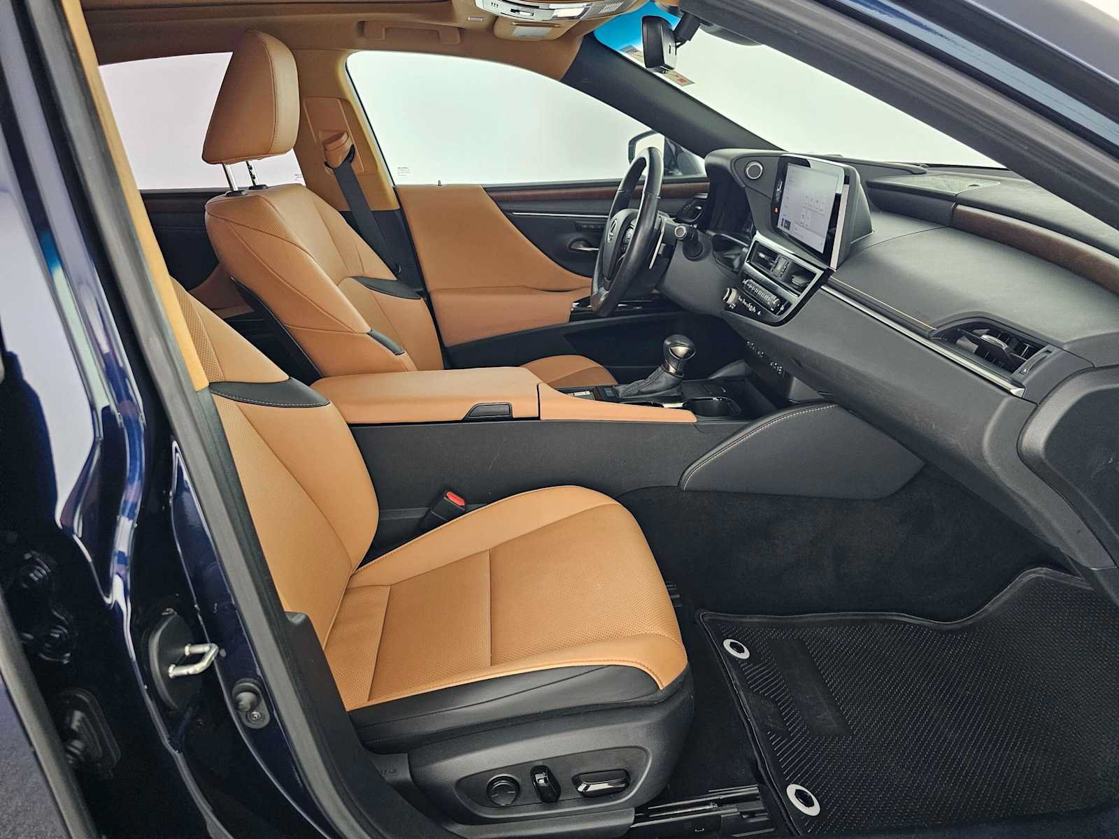 Certified 2024 Lexus ES 350 w/ Premium Package FWD image 10