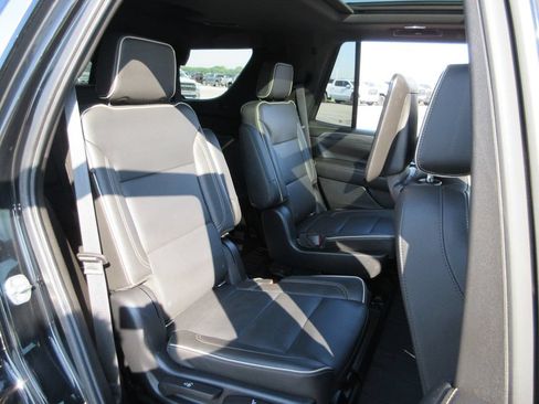 Certified 2021 GMC Yukon SLT w/ SLT Premium Package AWD/4WD image 27