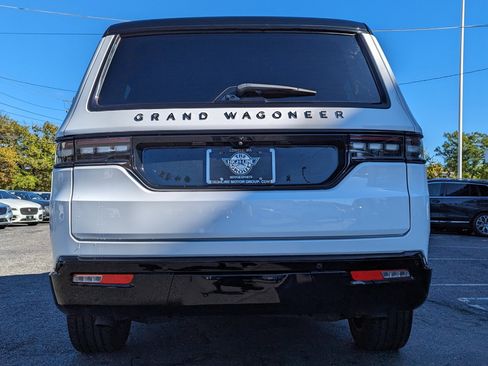 Used 2024 Jeep Grand Wagoneer Series III w/ Rear Seat Video Group 1 image 9
