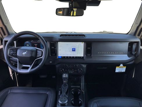 New 2025 Ford Bronco Badlands image 12