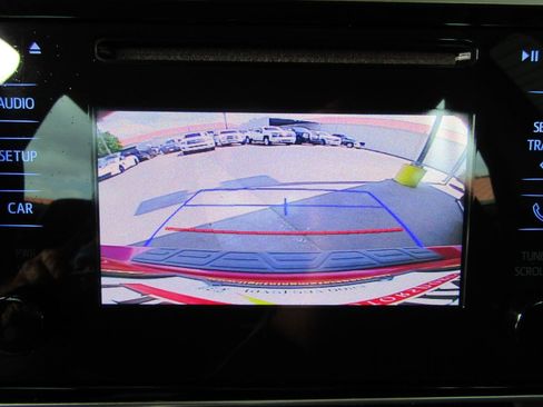 Used 2017 Toyota Corolla SE FWD image 17