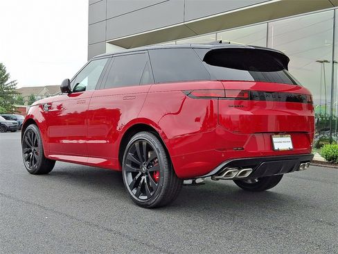 New 2025 Land Rover Range Rover Sport Dynamic SE image 4