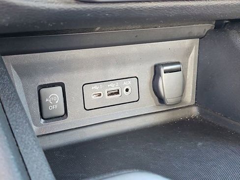 Used 2024 Nissan Sentra SV image 27