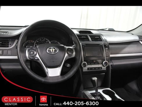 Used 2014 Toyota Camry SE image 6