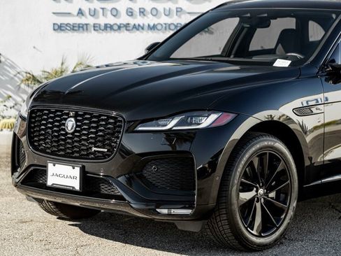 Used 2025 Jaguar F-PACE R-Dynamic S image 2