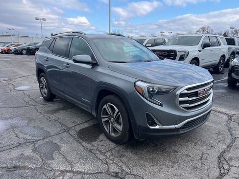 Used 2021 GMC Terrain SLT w/ Infotainment Package II image 3