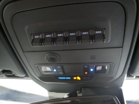 Used 2023 Ford Bronco Badlands image 32