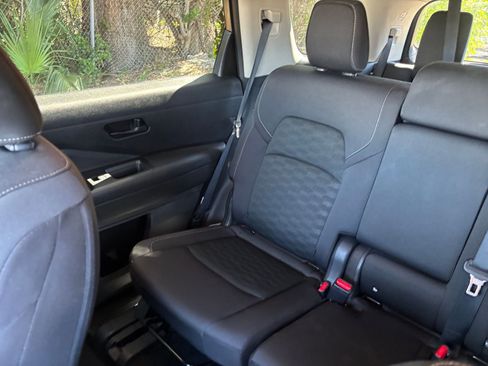 Used 2025 Nissan Pathfinder SV AWD/4WD image 42