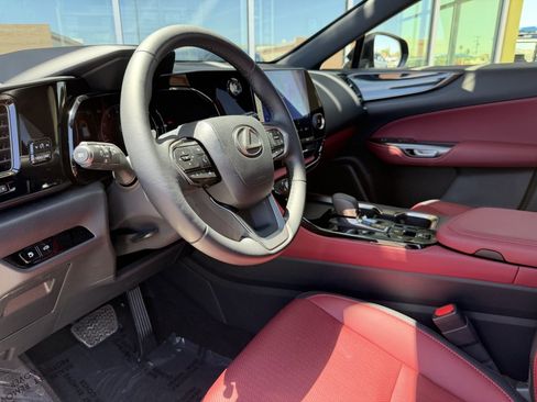 Used 2024 Lexus NX 250 FWD image 32