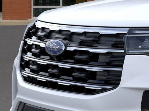 New 2025 Ford Explorer Active w/ Active Comfort Package image 17