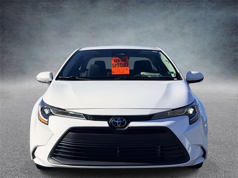 Used 2024 Toyota Corolla LE image 8