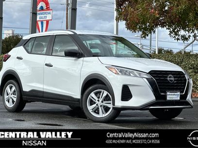 New 2025 Nissan Kicks S