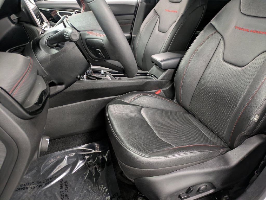 Used 2025 Jeep Compass Trailhawk w/ Trailhawk Elite Group AWD/4WD image 10