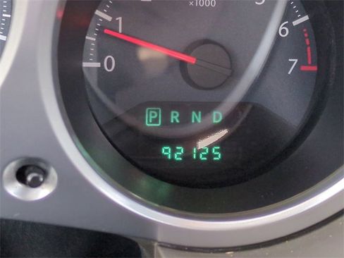 Used 2010 Chrysler Sebring Touring image 28