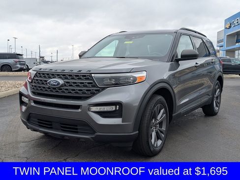 Used 2021 Ford Explorer XLT w/ Equipment Group 202A image 4