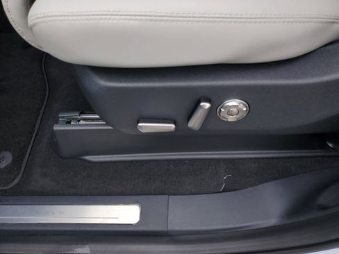 New 2025 Lincoln Navigator L Reserve AWD/4WD image 24