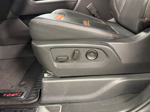 Used 2024 GMC Sierra 2500 AT4 w/ AT4 Premium Plus Package image 25