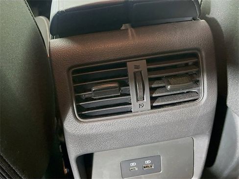 Used 2023 Nissan Rogue SV image 24