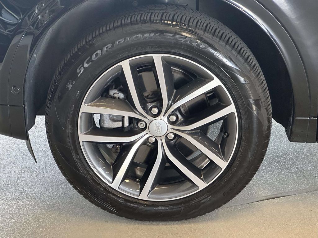 Used 2025 Land Rover Discovery Sport S AWD/4WD image 9