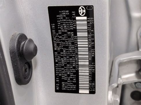 Used 2024 Toyota Corolla LE image 35