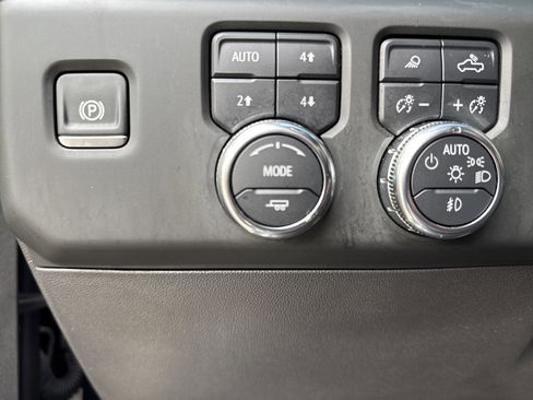 Used 2024 GMC Sierra 1500 AT4X image 18