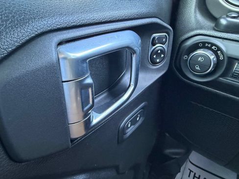 Used 2022 Jeep Gladiator Sport AWD/4WD image 24