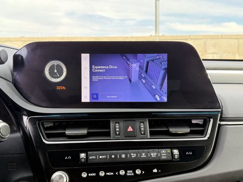 Certified 2023 Lexus ES 350 F Sport w/ Accessory Package (Z2) image 25