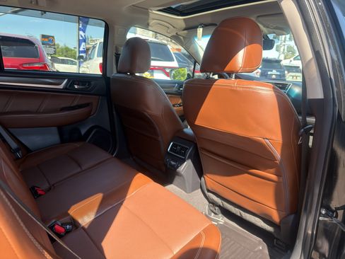 Used 2018 Subaru Outback 3.6R Touring AWD/4WD image 18