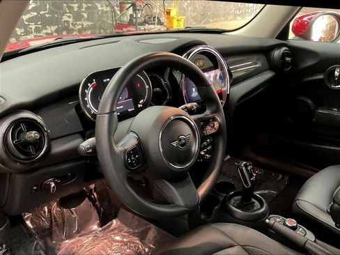 Used 2022 MINI Cooper 2-Door Hardtop image 16