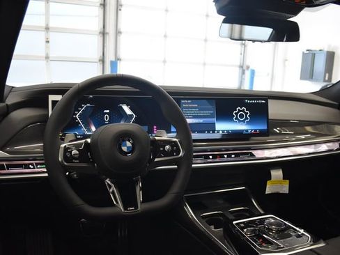New 2026 BMW 760i xDrive image 21